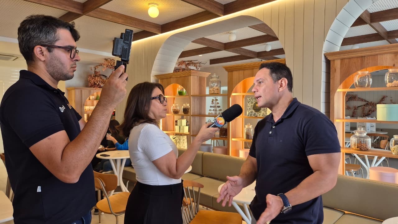 Vereador Kleber Fernandes reúne jornalistas em café da manhã de prestação de contas do mandato