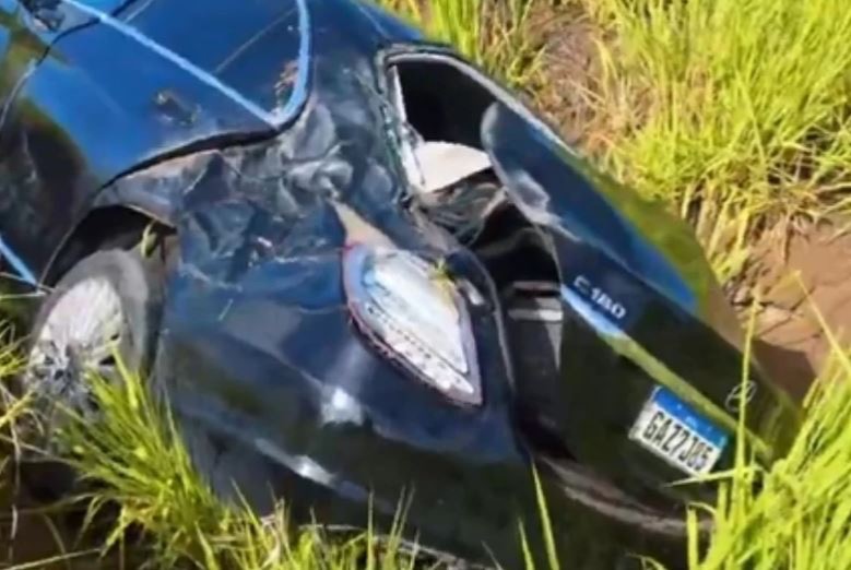 Medalhista olímpico brasileiro capota carro durante viagem