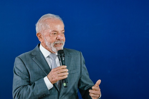 Lula minimiza tarifa dos EUA e diz que impacto para o Brasil foi “irrelevante”