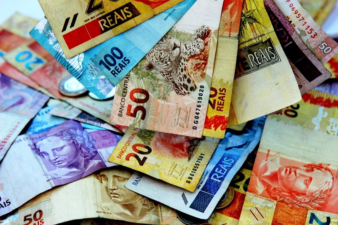 Salário mínimo de 2026: valor ideal seria de R$ 7.067, diz Dieese