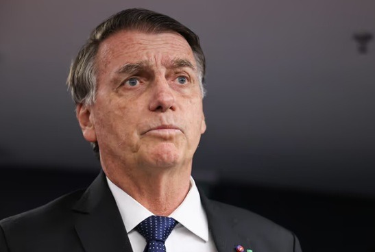 Bolsonaro passará por fisioterapia e cuidados de analgesia após cirurgia, diz boletim médico