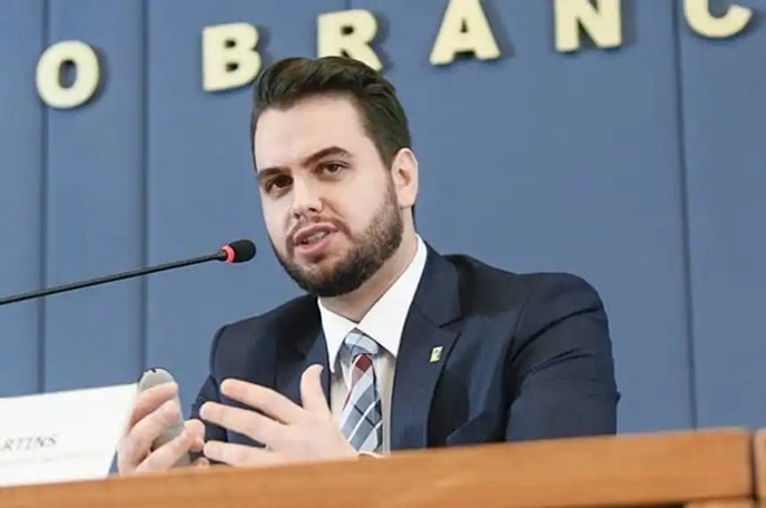 PF cumpre mandado de prisão contra Filipe Martins, ex-assessor de Bolsonaro