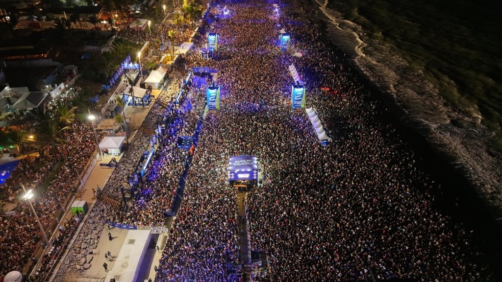 Natal em Natal tem recorde de público e reúne cerca de 100 mil pessoas na Orla de Ponta Negra; veja...