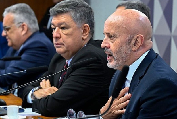 Travada por habeas corpus, CPMI do INSS falha em atingir políticos e agora mira bancos e consignados