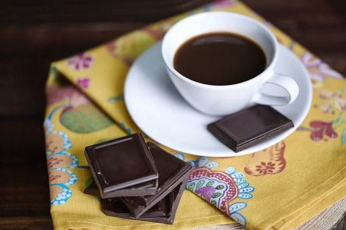 Composto encontrado no café e no chocolate amargo está associado a um envelhecimento mais lento