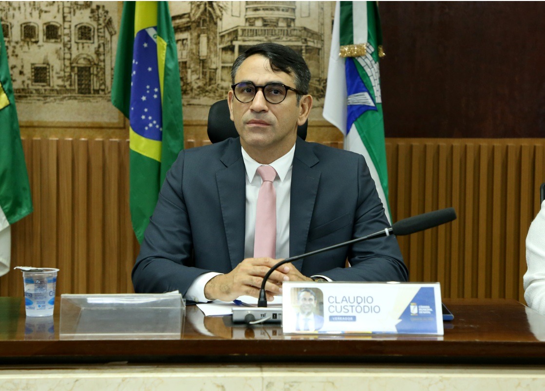 Vereador tenta intimidar jornalista em academia