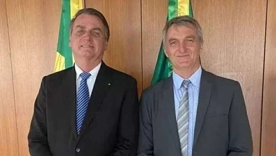 Irmão de Bolsonaro diz ter acertado a quadra da Mega da Virada em bolão com o ex-presidente