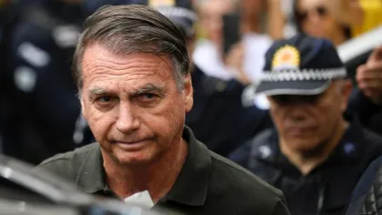 Michelle diz que Bolsonaro sofreu queda após crise e bateu a cabeça na prisão