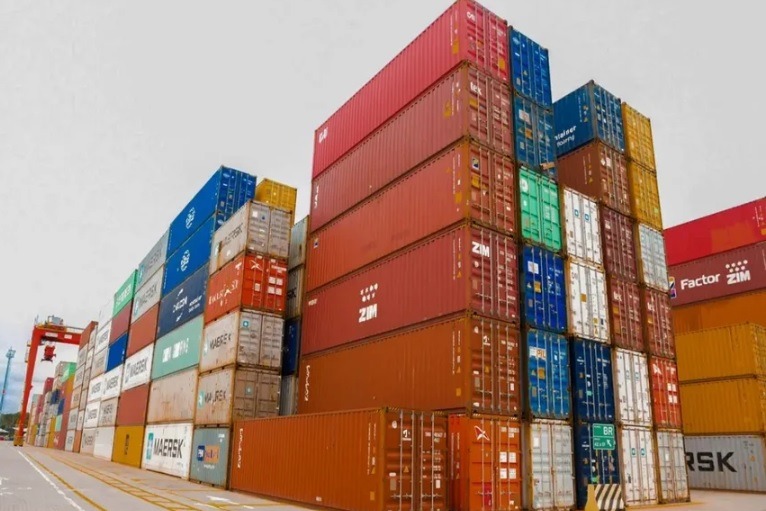 EFEITO TARIFAÇO: exportações do Brasil para os EUA caem 6,6% em 2025