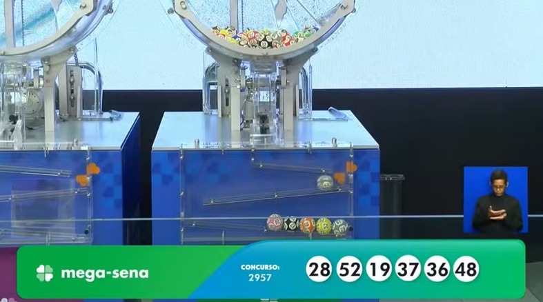 Mega-Sena acumula e vai a R$ 13,5 milhões; veja números sorteados