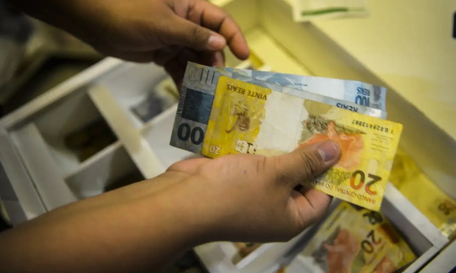 Governo do RN paga 13º salário dos servidores nesta sexta