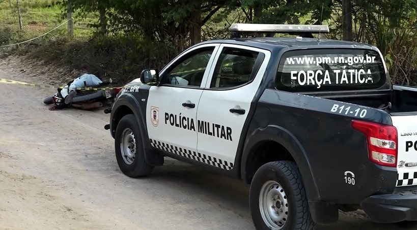 Homem é morto em cima de motocicleta em Macaíba; passageiro é suspeito