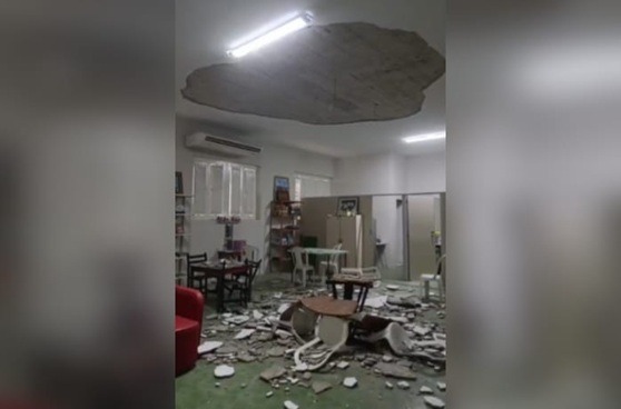 VÍDEO: Teto de sala do Hospital João Machado desaba