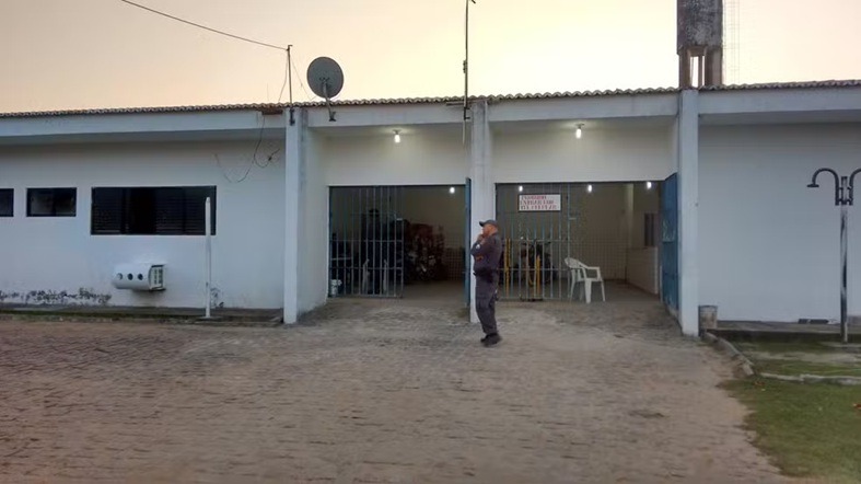 Presos são flagrados ao tentar abrir buraco em cela de penitenciária no RN