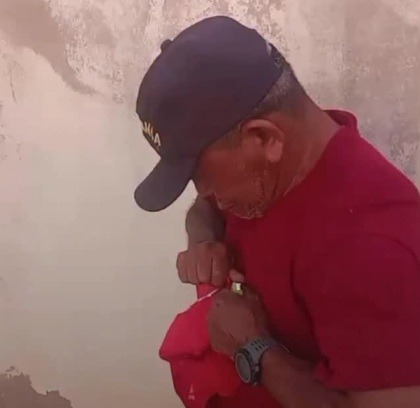 VÍDEO: Morador de Rafael Fernandes queima boné de Lula e declara apoio a Flávio Bolsonaro