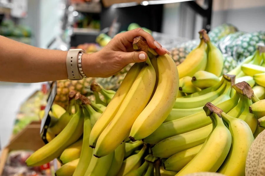 Truque simples ajuda a preservar bananas por mais tempo
