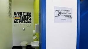 [VÍDEO] Universidade inaugura, com cerimônia, banheiro "sem gênero"