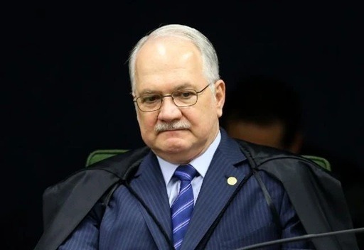Fachin antecipa volta a Brasília em meio à exposição do STF no caso Master