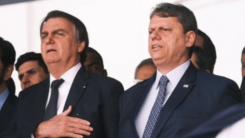 Bolsonaro pede ao STF para receber visita de Tarcísio na Papudinha