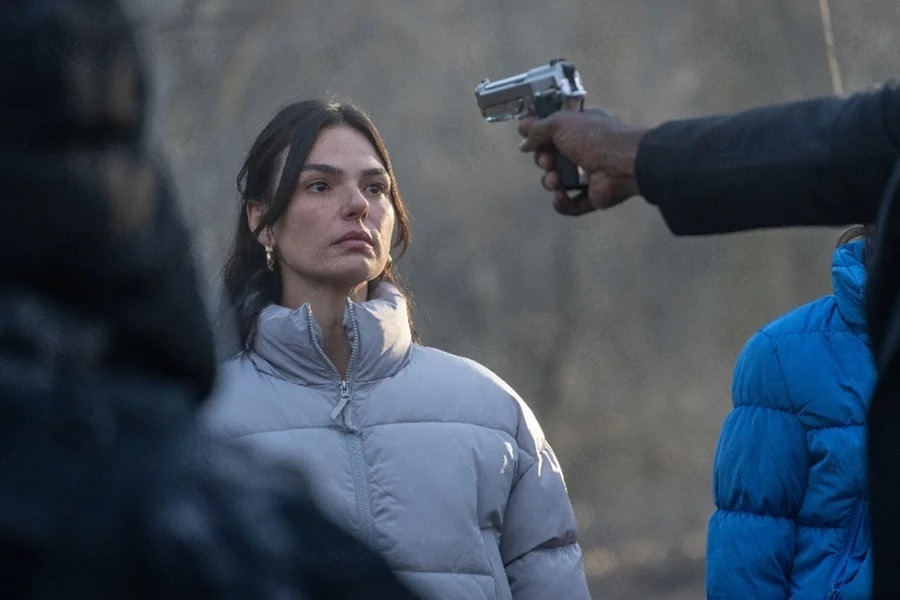 Estreia em Hollywood termina em fracasso? Isis Valverde é indicada ao “Oscar dos piores filmes”