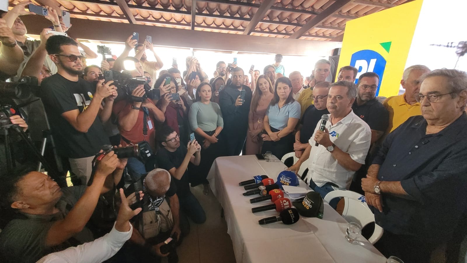 [VÍDEO] Veja a reação de Álvaro Dias ao ser anunciado por Rogério Marinho como futuro candidato ao Governo
