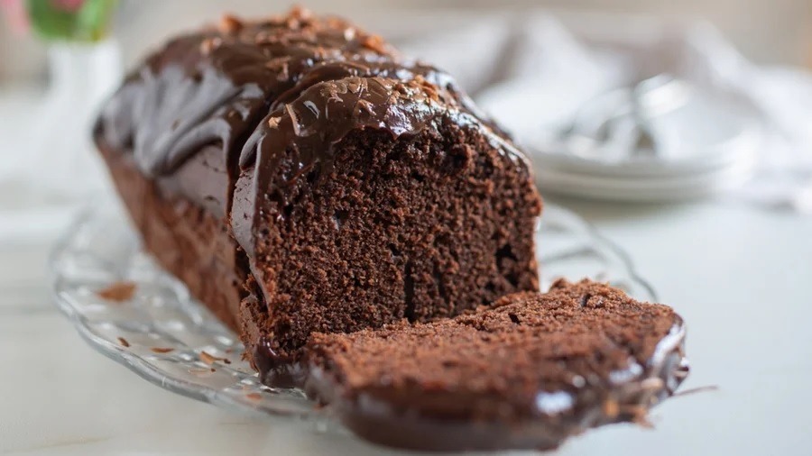 Vontade de comer doce? Aprenda a fazer bolo de chocolate fit delicioso na airfryer em 10 minutos 