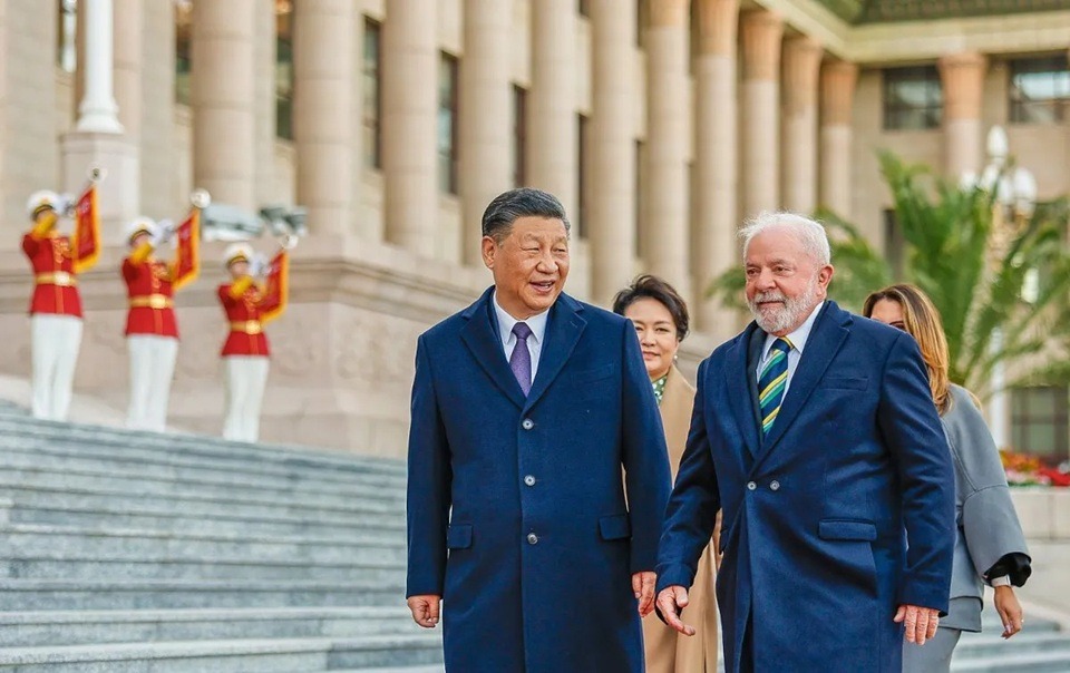 Xi Jinping promete a Lula o apoio da China em “tempos turbulentos”