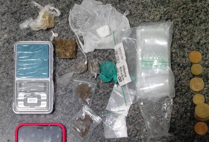 Força Tática prende mulher suspeita de tráfico durante patrulhamento no interior do RN