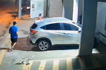[VÍDEO] Polícia divulga imagens de trio suspeito de roubar carros em vários bairros de Natal