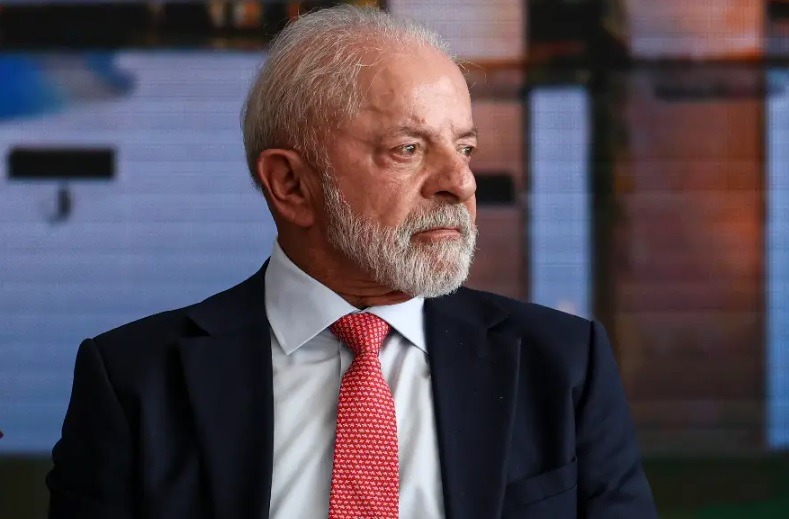 Disputa por ministérios nos bastidores do governo é nova dor de cabeça para Lula
