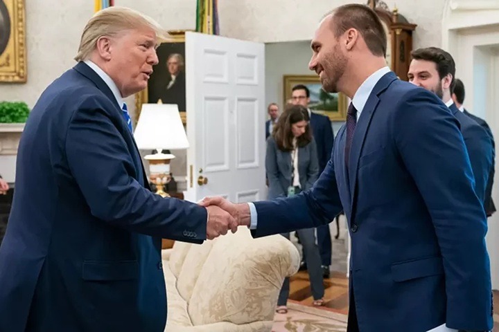 Eduardo Bolsonaro é convidado para evento com Trump e Milei nos EUA