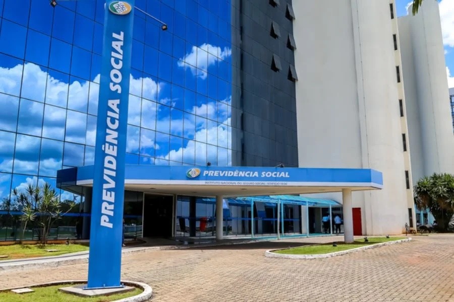 INSS retoma atendimento presencial em agências do país