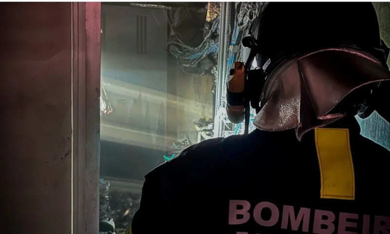 Incêndio em fábrica de bolachas provoca explosões em Caicó