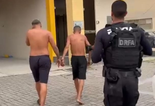 Facção atira e mata moradores para garantir fuga de líder do Comando Vermelho