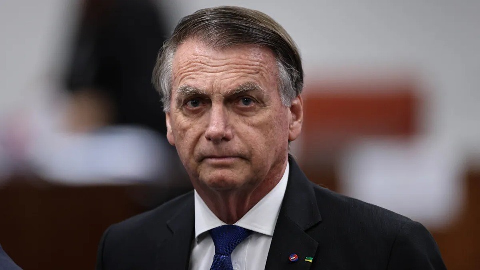 Defesa alega que Bolsonaro piorou na prisão e pede domiciliar ao STF