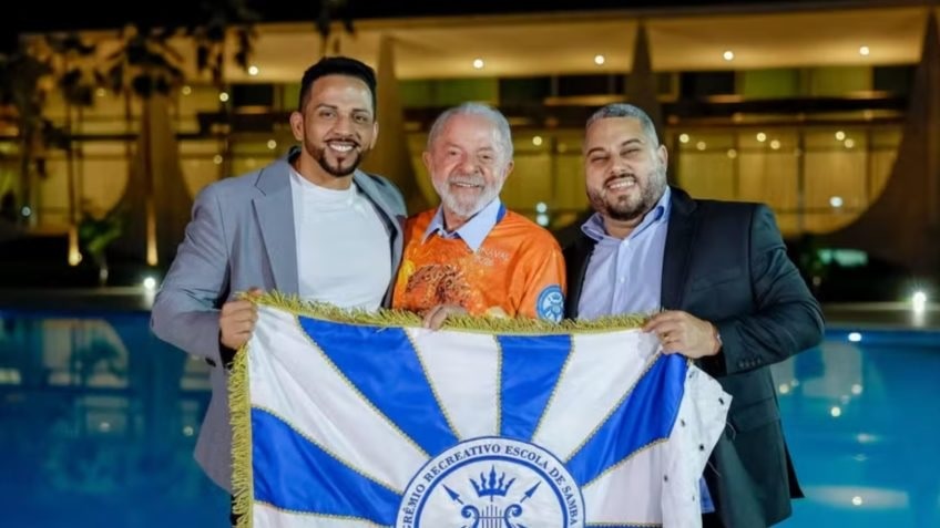 Presidente de escola que homenageará Lula é demitido da Alerj
