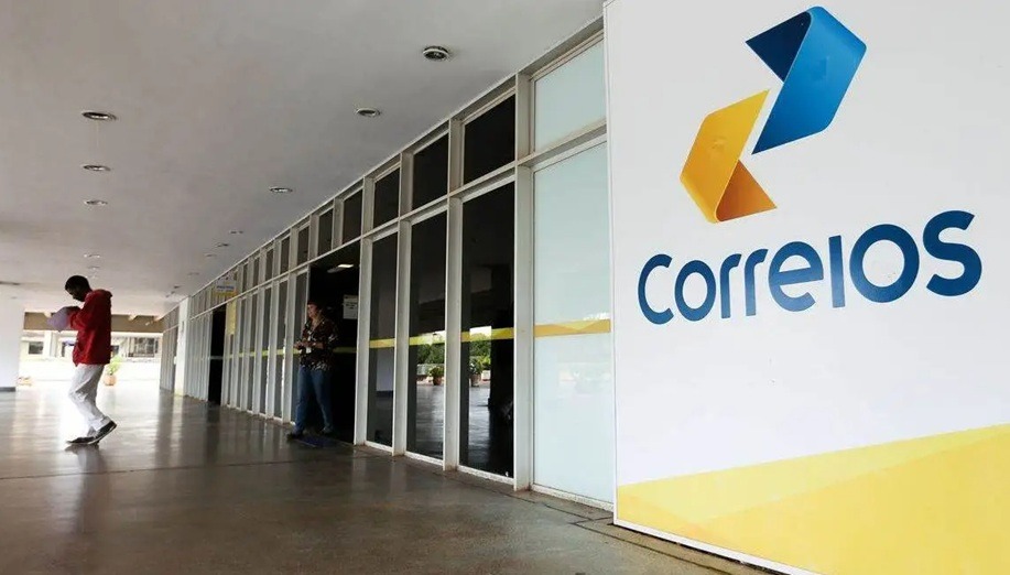 Correios pagam R$ 800 mil sem licitação para defender ex-dirigentes em caso investigado pelo TCU