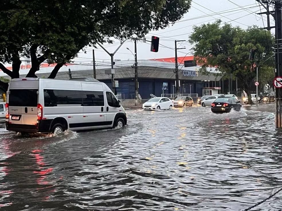 Veja os pontos de alagamento em Natal nesta sexta-feira (6)