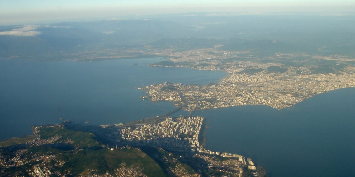 Cidade brasileira foi eleita a mais bonita de 2025 com praias fora do normal e grande estrutura