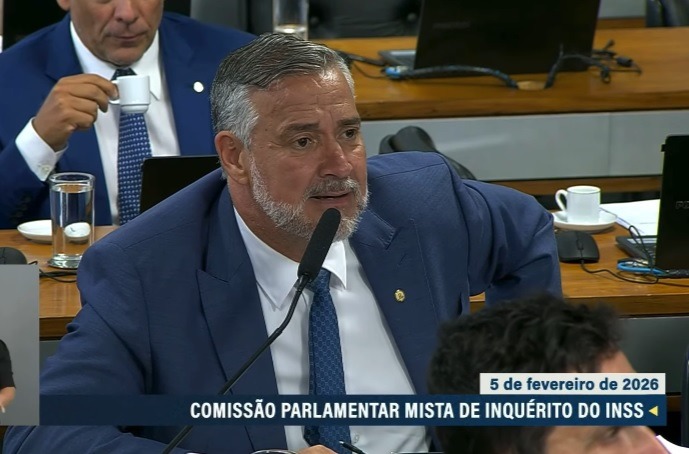 [VIDEO] CPMI do INSS: Deputada acusa líder do PT de fakenews sobre inocência de Lulinha