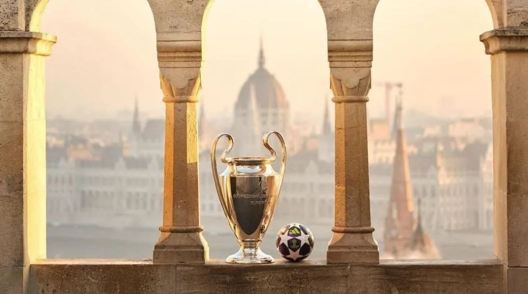 Adidas apresenta bola oficial da final da Champions League de 2026