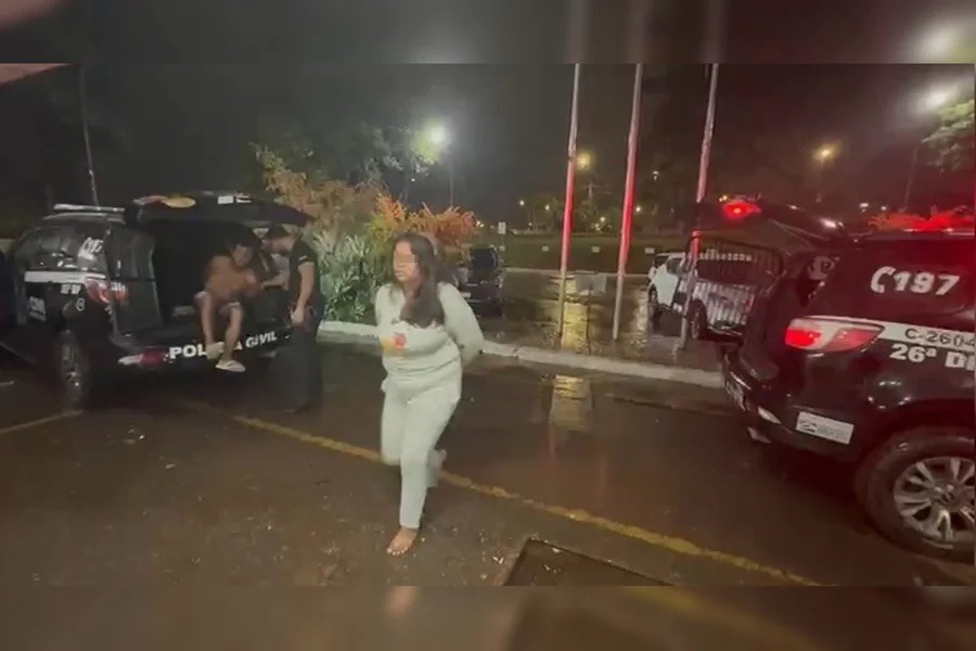 Pais são presos por tortura após bebês serem encontrados com mordidas, queimaduras e fraturas