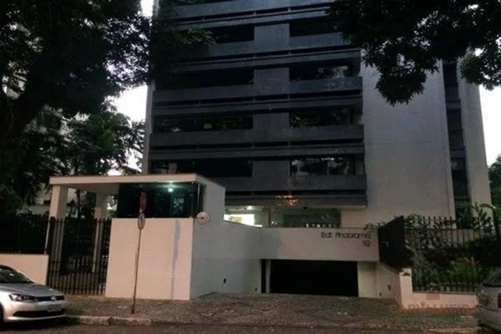 Homem empurra cadeirante de prédio e se joga em seguida, no Recife