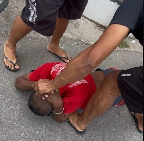 VÍDEO: Homem é preso após tentar vender drogas a policiais da Rocam em Areia Branca