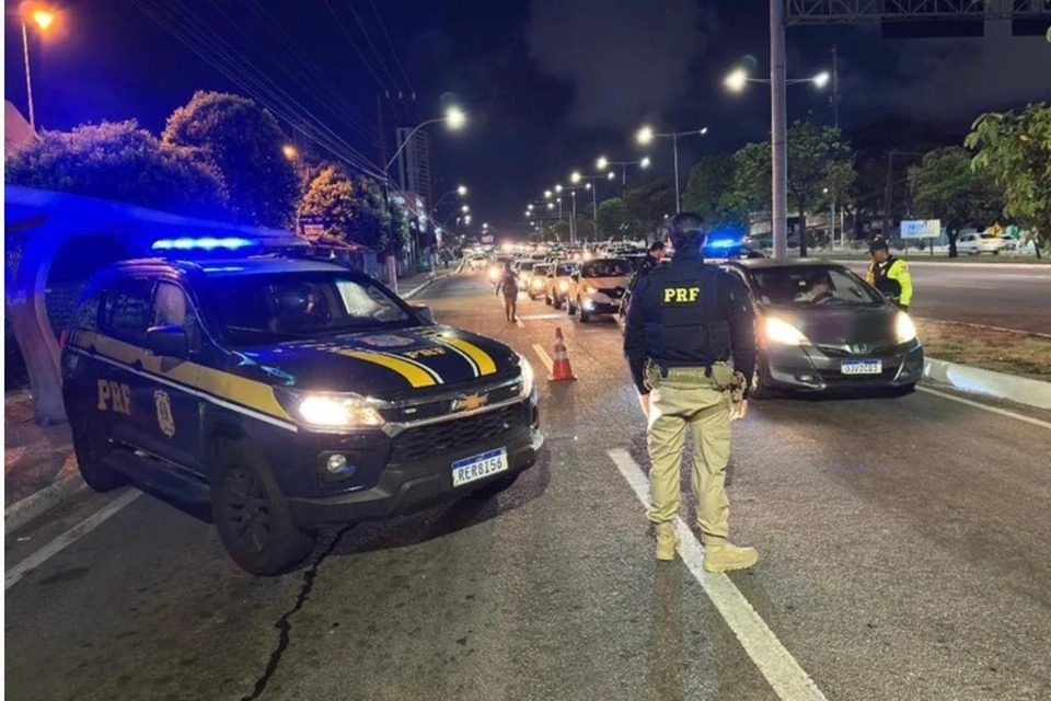 PRF cumpre mandados de prisão e prende quatro pessoas no RN