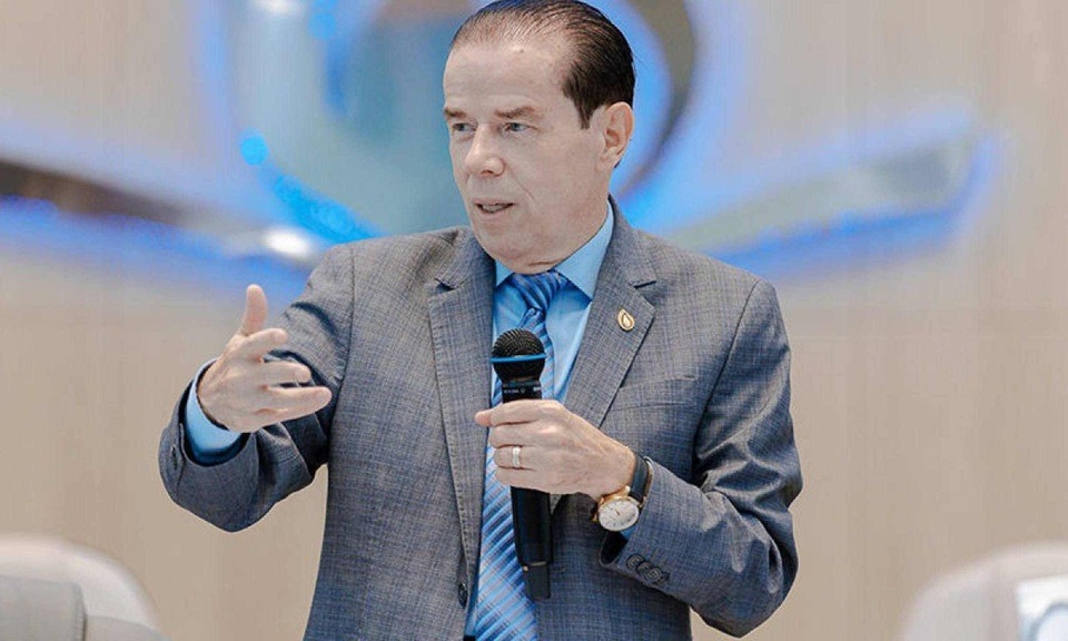 VÍDEO: Pastor diz que membros da escola de samba que homenageou Lula terão “câncer na garganta”