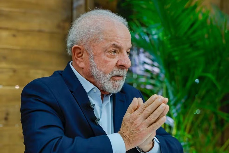 Lula aprova aumento no Legislativo, mas veta valores acima do teto