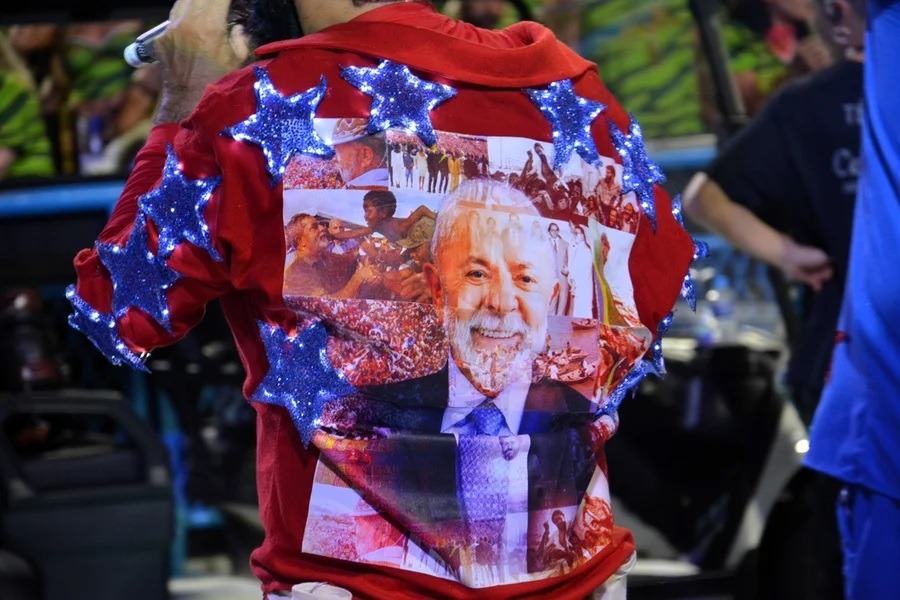Escola de samba que homenageou Lula é rebaixada no Carnaval do Rio