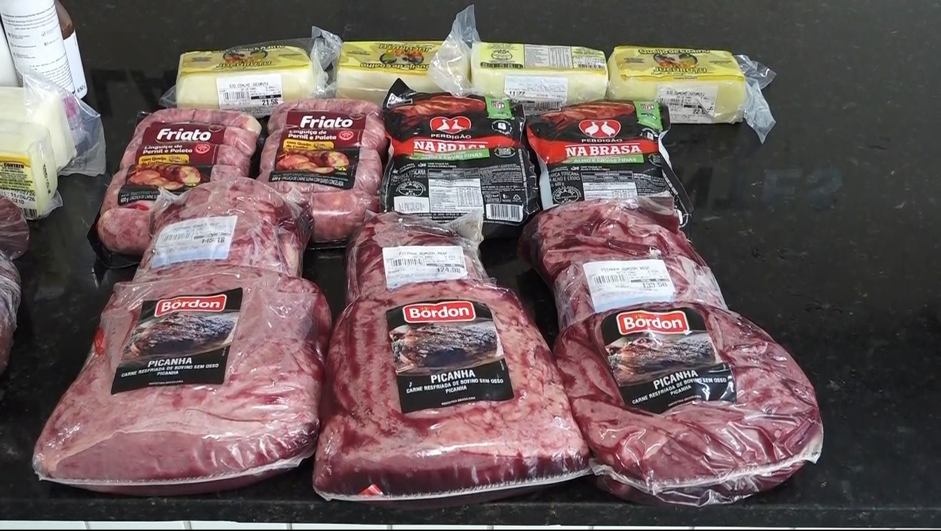 Mãe é presa e filha apreendida após furtos de picanha e queijo em supermercados em Natal