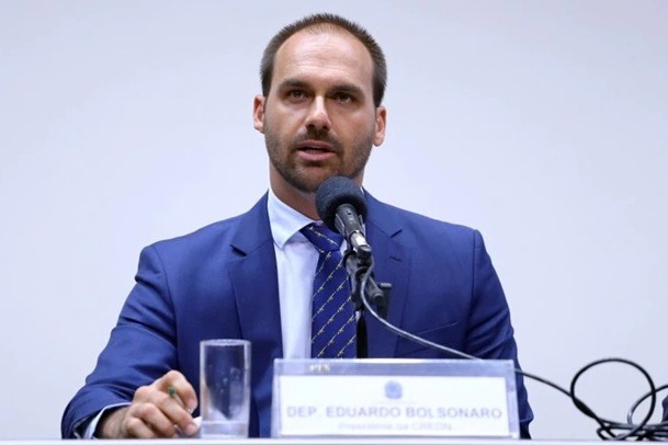 STF formaliza ação penal contra Eduardo Bolsonaro